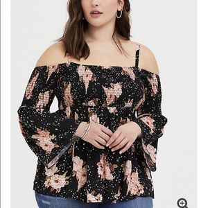 TORRID BLACK FLORAL CHALLIS COLD SHOULDER TOP NWT